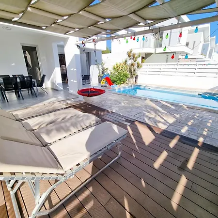 With Private Pool And Bbq * Perivolia
