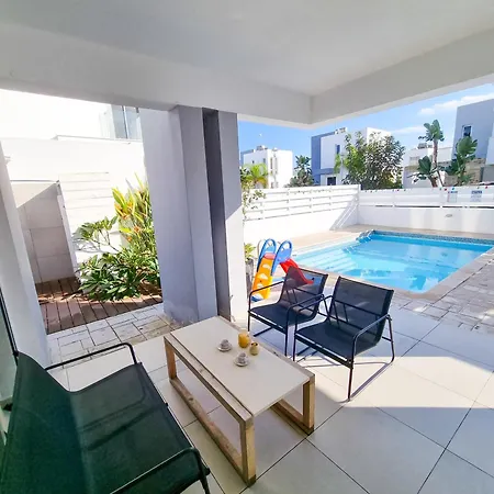 With Private Pool And Bbq * Perivolia